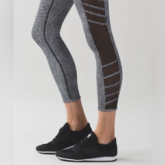 Lululemon Wild & Free Tight - Picture 1 of 7